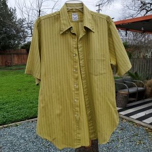Vintage Arrow men's short sleeve button up. Mustard color w/red stripes. Size L